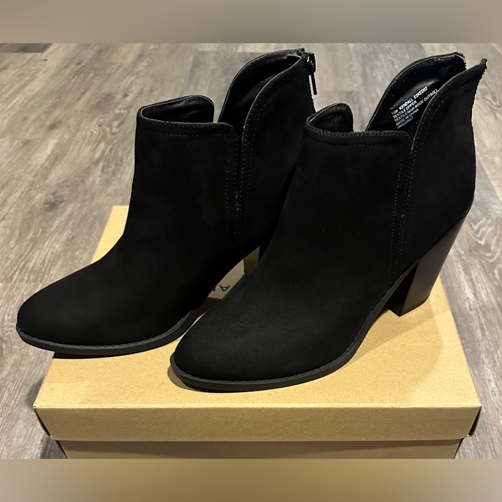 NEW! Women’s Esprit Women's Kendall Booties - Size 11